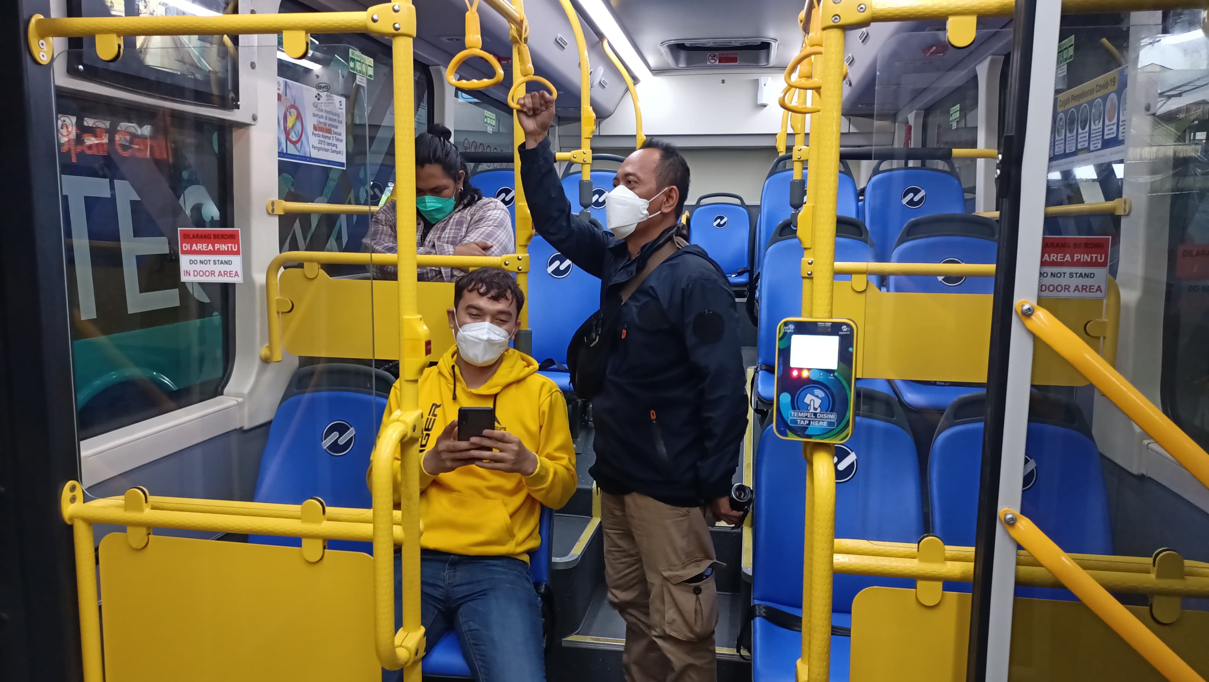 Transportasi Umum Hanya Satu Perak di Hari Ulang Tahun Jakarta!.jpg