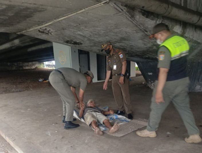 Satpol PP Jaktim Jaring 44 PPKS dalam Operasi Ketertiban di 10 Kecamatan.jpg