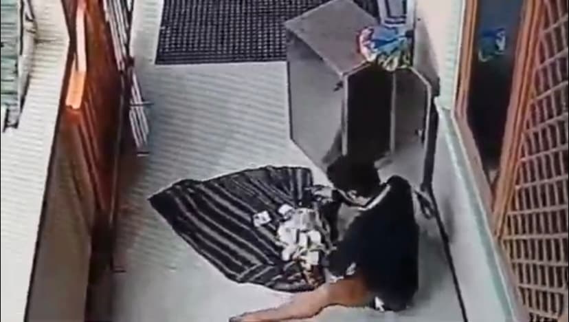 Modus Salat, Pria Gasak Uang Kotak Amal Masjid di Cakung Saat Sepi.jpg