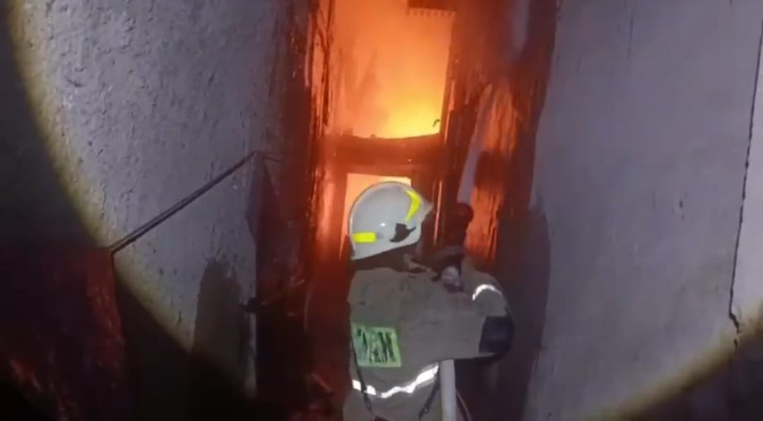 Lima-Rumah-Ludes-Terbakar-di-Cililitan,-Diduga-Akibat-Korsleting-Listrik