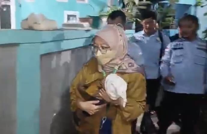 Bayi-Laki-laki-Ditemukan-di-Pulogebang,-Ditinggal-Bersama-Sepucuk-Surat