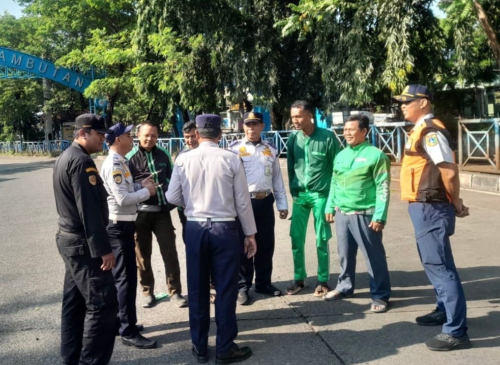 Ojol dan Pengelola Terminal Kampung Rambutan Sepakat Kawal Keamanan dan Kebersihan.jpg