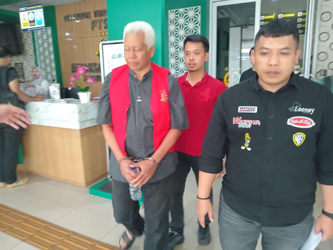 Empat-Hari-Jabat-Kajari-Bogor,-Denny-Achmad-Langsung-Eksekusi-Buronan-Kasus-Penipuan-Tanah-Rp5-Miliar