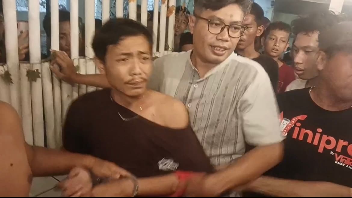 Kepergok Curi Motor, Pria Bertato Menangis Saat Diamankan Warga di Duren Sawit.jpg