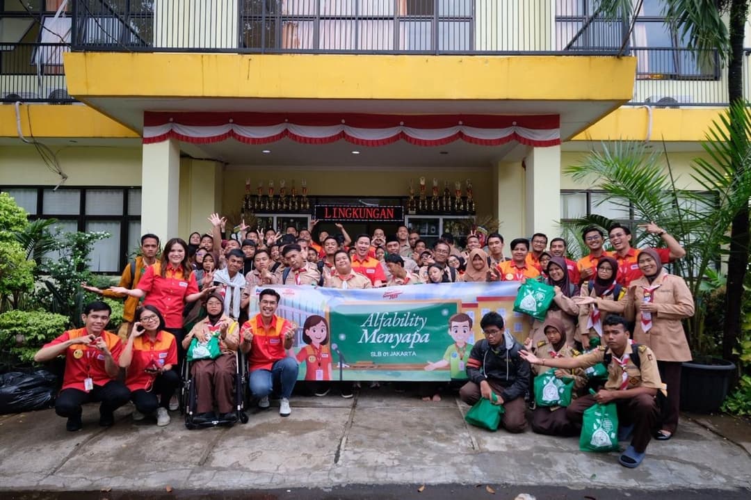 Alumni-Tunarungu-Kembali-ke-SLB-01-Jakarta,-Bagikan-Kisah-Perjalanan-Karier-Lewat-Program-Alfability