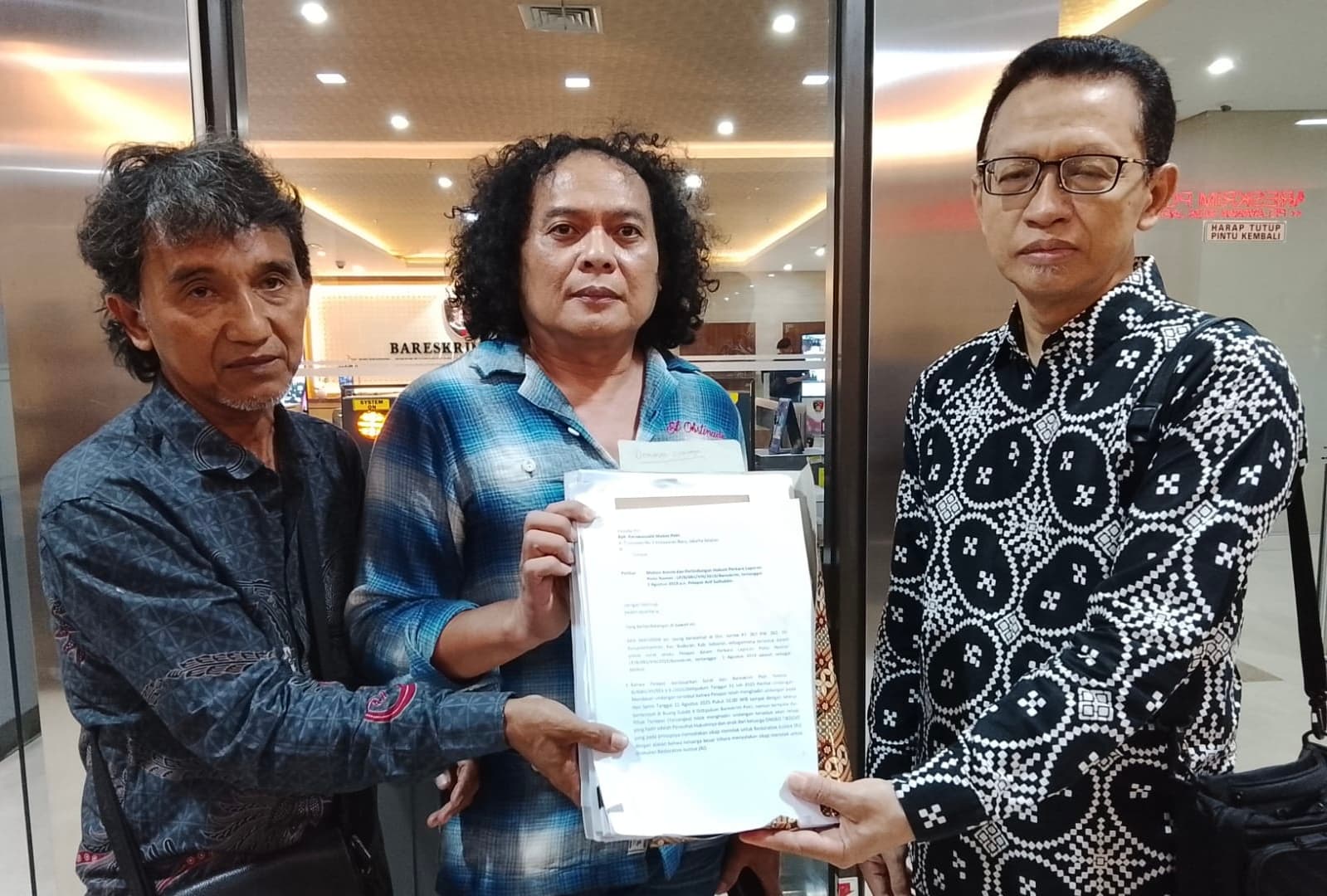 Korban Klaim Lahan Diserobot, Pelapor & Kuasa Hukum Datangi Bareskrim Minta Kepastian Hukum.jpg