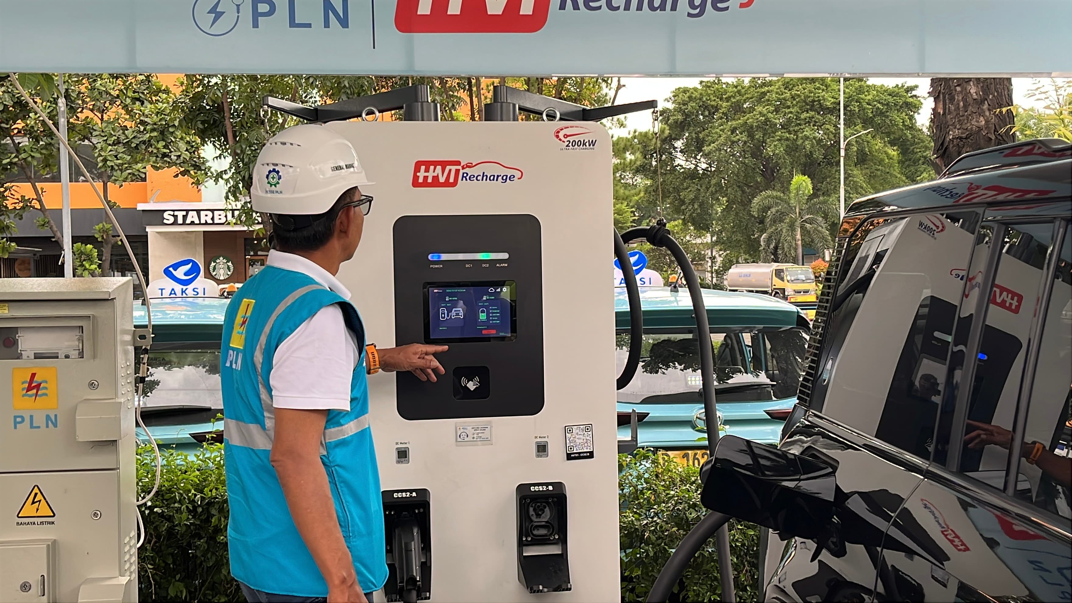 Hadapi Libur Nataru, PLN Pastikan SPKLU Siap Layani Pengguna Kendaraan Listrik.jpg