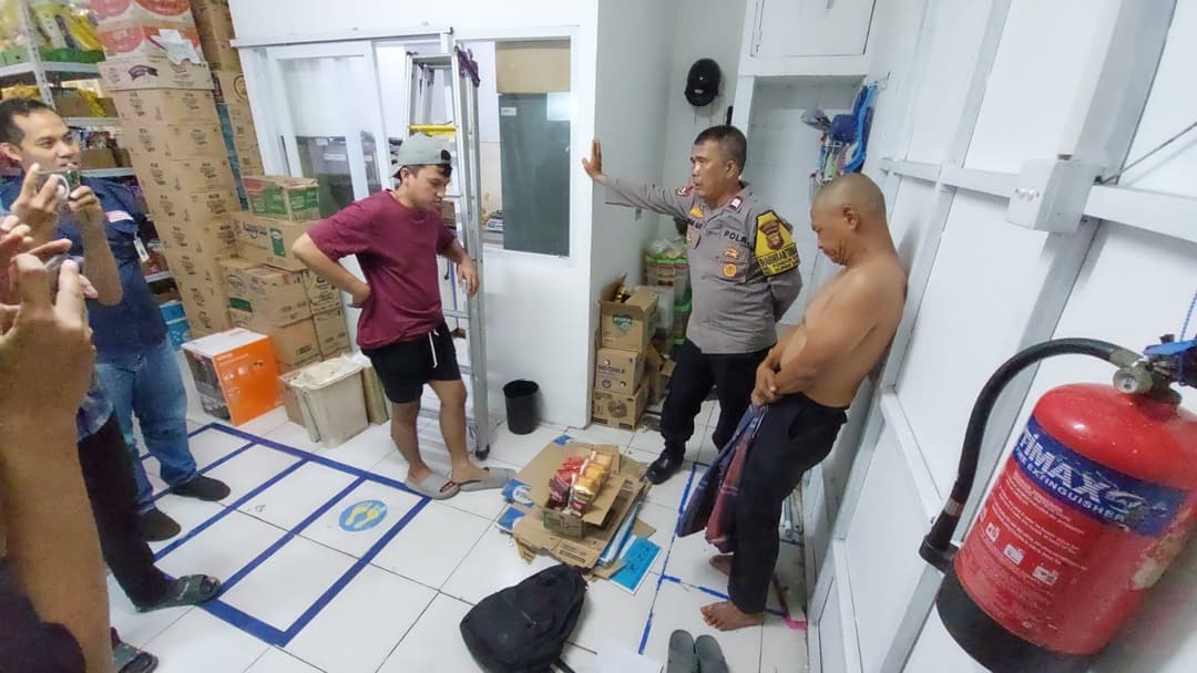 Curi-11-Bungkus-Kopi,-Pria-Lansia-Nyaris-Diamuk-Warga-di-Mini-Market-Duren-Sawit