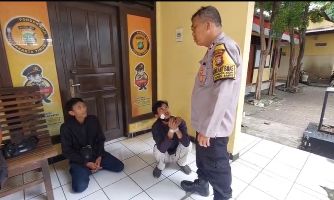 Dua-Pemuda-Gagal-Curi-Motor-di-Pondok-Kopi,-Diamankan-Warga