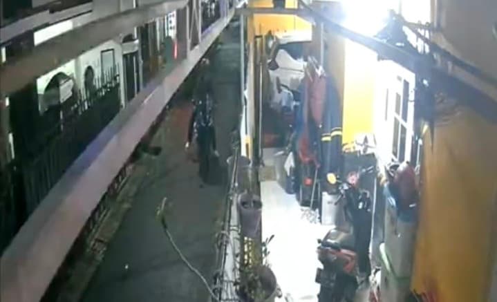 Terekam-CCTV,-Aksi-Pencurian-Motor-Terjadi-di-Lubang-Buaya,-Warga-Perketat-Keamanan