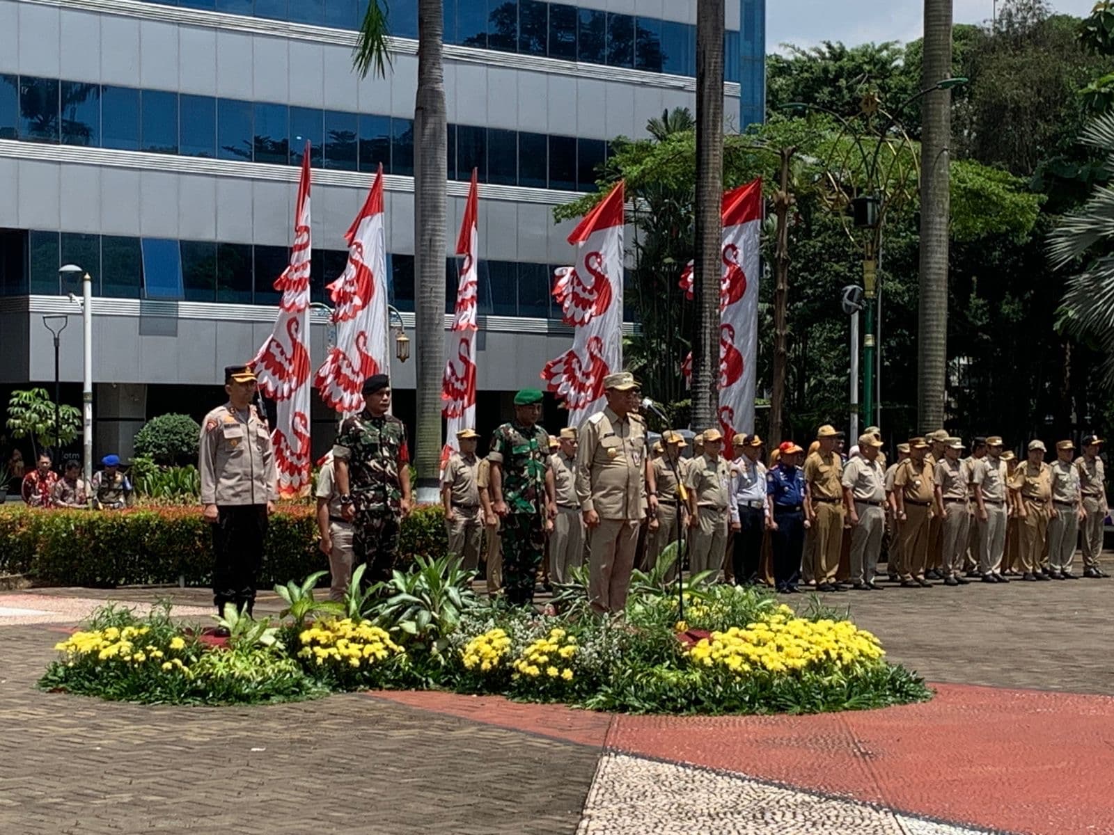 Wali Kota Jaktim Pastikan Kesiapan Pengamanan Idul Fitri dan Arus Mudik.jpg