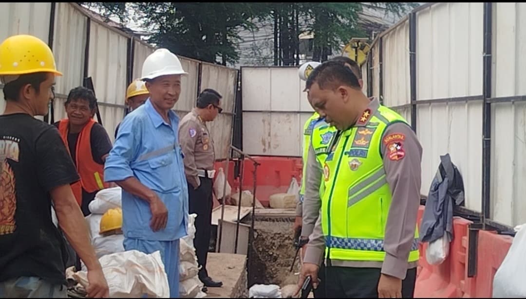 Kakorlantas Turun Langsung Cek Titik Macet TB Simatupang Usai Dibanjiri Aduan Warga.jpg