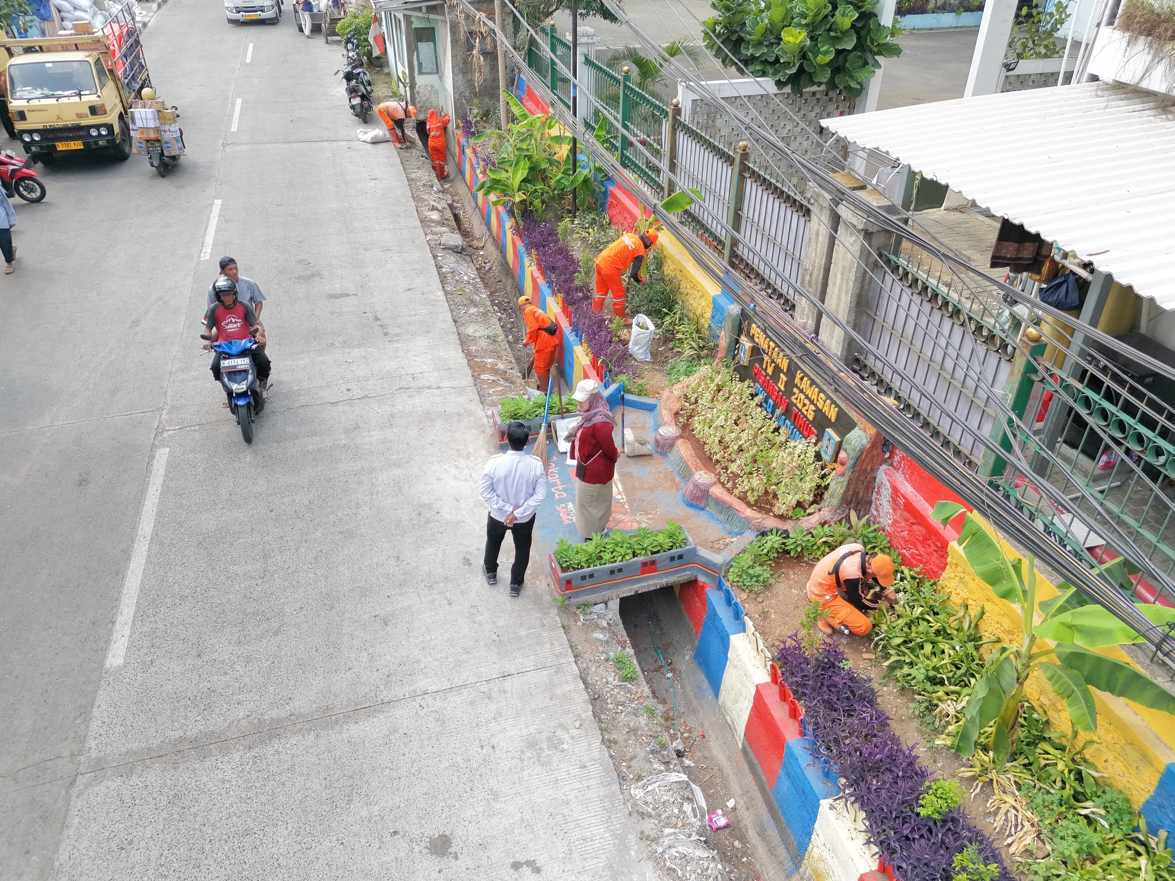 Kelurahan Pisangan Timur Ubah Lahan Kumuh Jadi Taman, Warga Diminta Jaga Kebersihan.jpg