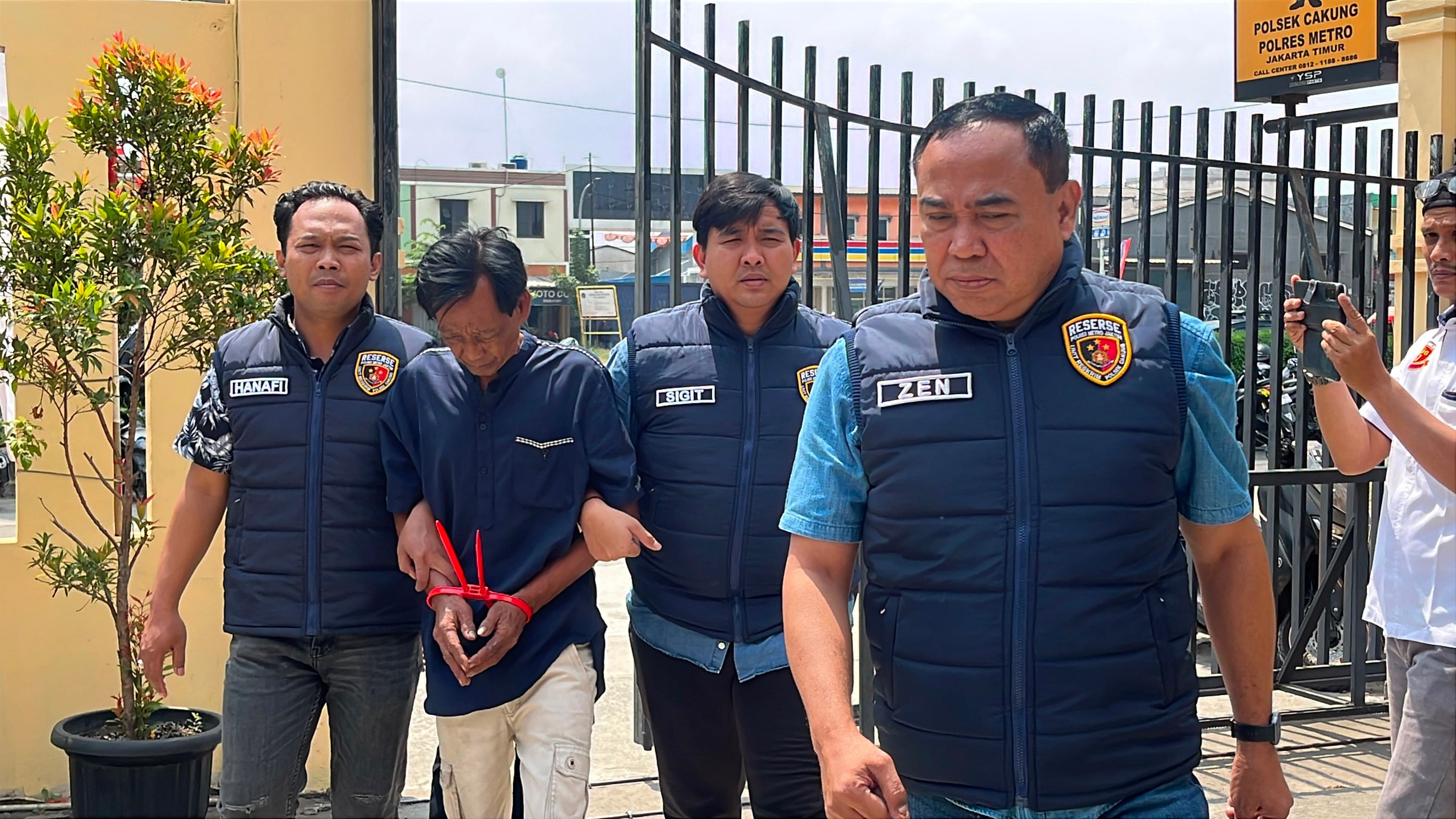 Pelaku Rampok dan Sekap Nenek di Cakung Ternyata Sudah Mengintai Rumah Korban Sejak Beberapa Hari.jpg