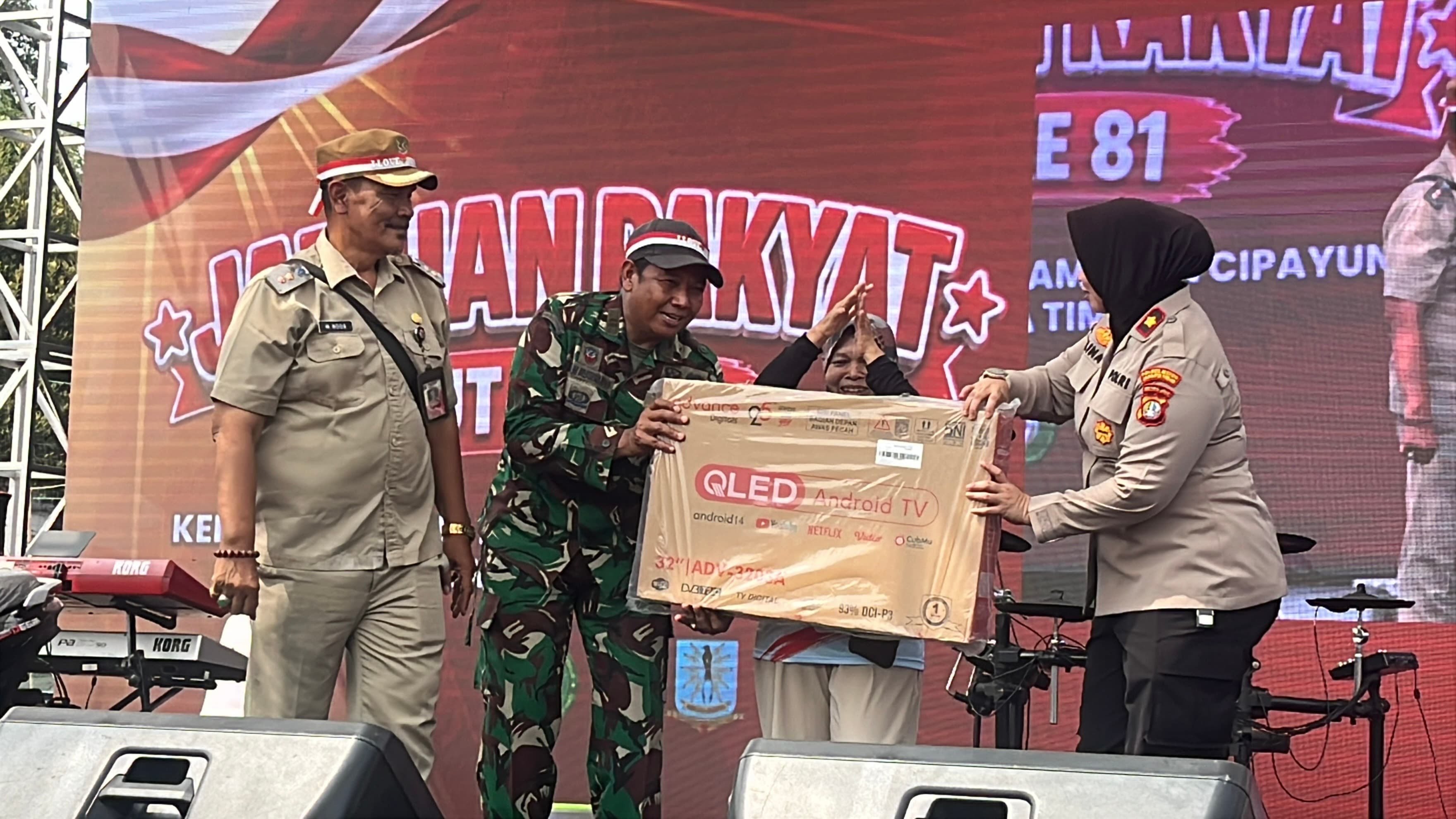 Warga Cipayung Antusias Ikuti Jamuan Rakyat, Berburu Hadiah hingga Doorprize.jpg