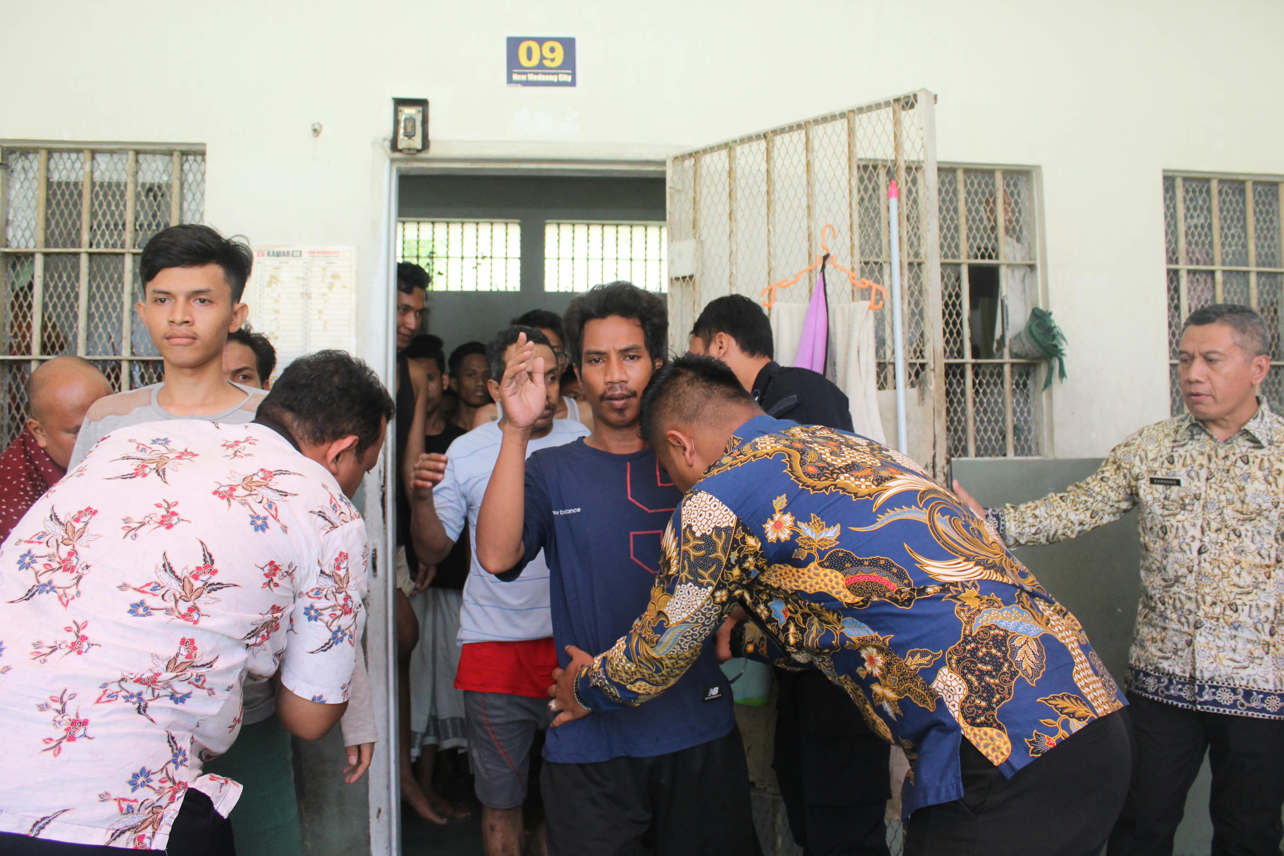 Rutan Surabaya Perketat Pengawasan, Blok Hunian Warga Binaan Digeledah.jpg